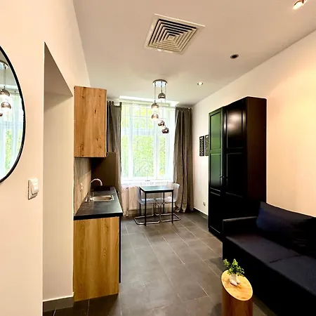 Mini W Centrum & Free Parking Apartmán *